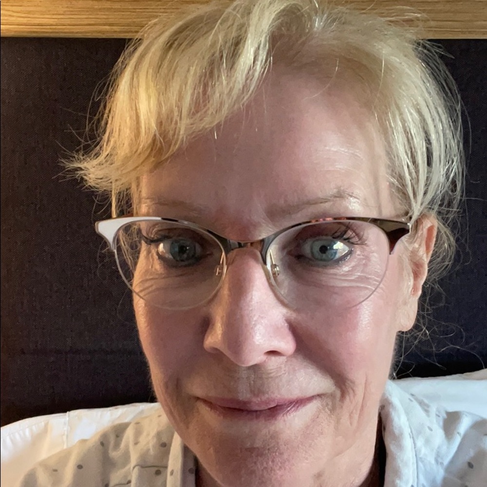 Meet your Posher, Suzanne
